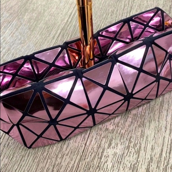 NEW Mirrored Pink Wristlet Cosmetic Bag - Picture 2 of 2